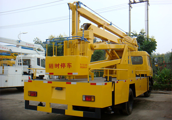 东风153高空作业车