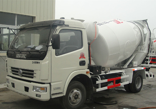 （4-6方）东风多利卡搅拌车