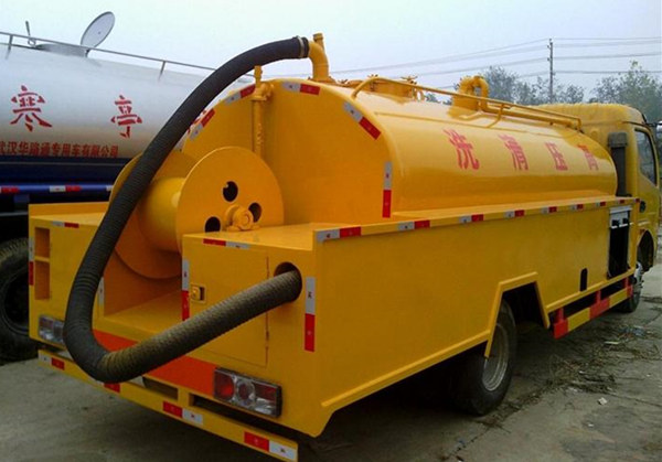 高压清洗+吸粪两用车