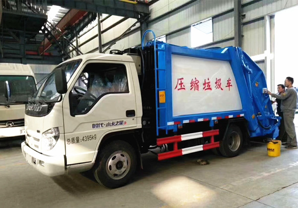 福田3方压缩式垃圾车