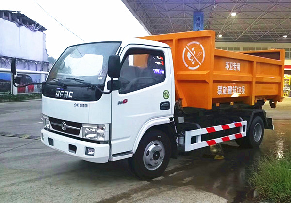 东风5方勾臂式垃圾车1