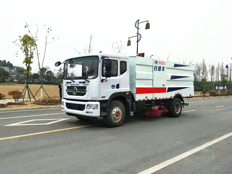 东风D9扫路车